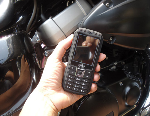 Cơn sốt điện thoại siêu bền, pin dùng 20 ngày giá 479.000đ - 1