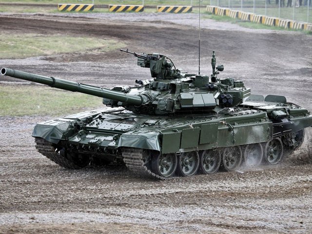Siêu tăng T-90 Nga đối đầu vũ khí diệt tăng TOW của Mỹ - 1