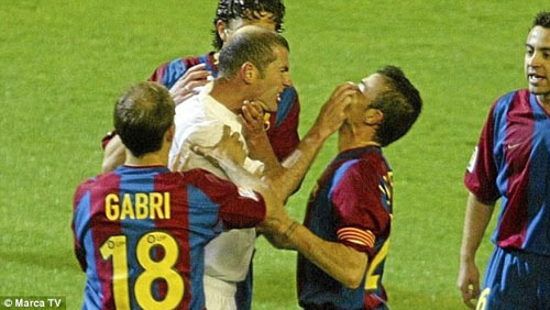 Barca-Real, Enrique-Zidane: Từ cái cào mặt năm ấy - 1