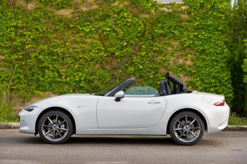 Mazda MX-5 Miata được vinh danh &#34;Xe của năm 2016&#34; - 2