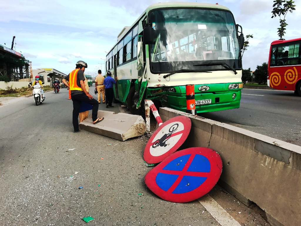 Ngày đầu năm, 33 người tử vong vì tai nạn giao thông - 1