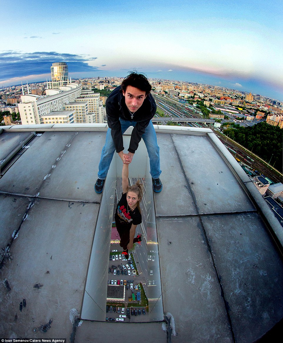 Những pha mạo hiểm “sảy chân là chết” ấn tượng nhất 2016 - 9