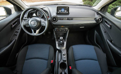 Đánh giá 2017 Toyota Yaris iA giá 383 triệu đồng - 3