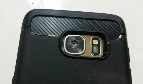Samsung Galaxy S7 liên tiếp vỡ kính camera sau - 1