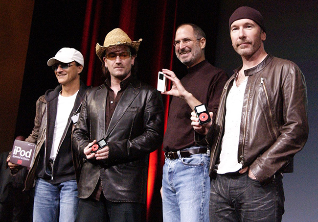 Apple đã thuê các người nổi tiếng như U2 và John Mayer để quảng bá tại các sự kiện của công ty.