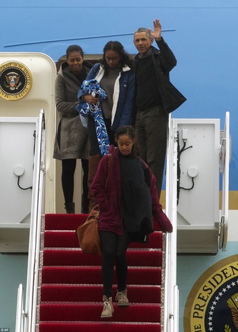Obama về nhà sau chuyến nghỉ mát cuối cùng ở Hawaii - 1