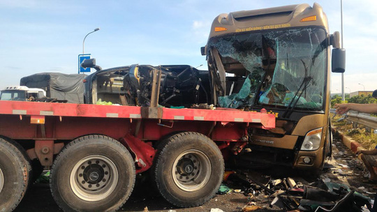 Hình ảnh thảm khốc trên cao tốc TPHCM - Long Thành - Dầu Giây - 8