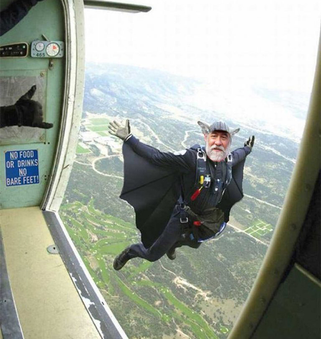 "Batman" có ra đây cũng phải chào thua cụ luôn.
