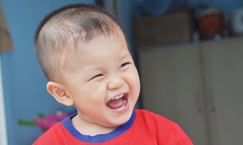 Hai đứa trẻ “con trời” giờ ra sao? - 4