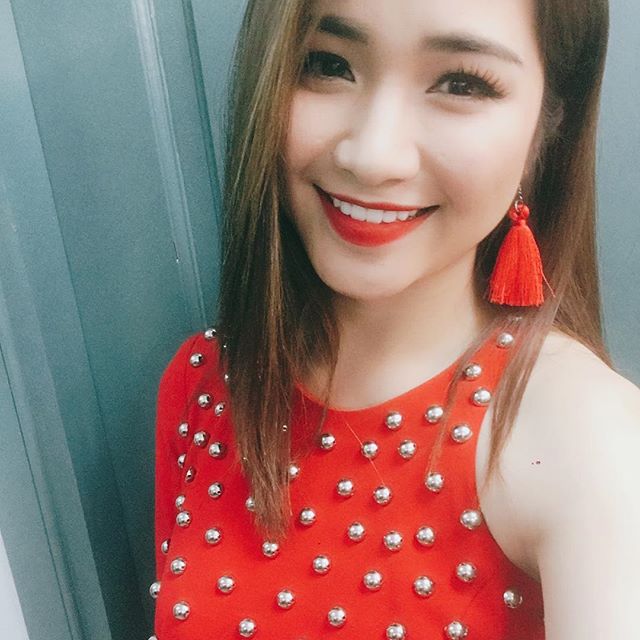 Bất ngờ vẻ ngoài của Hòa Minzy sau 4 tháng chia tay bạn trai - 4