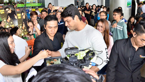 Soái ca điển trai đóng vai "chồng Anandi" trở lại Việt Nam - 3