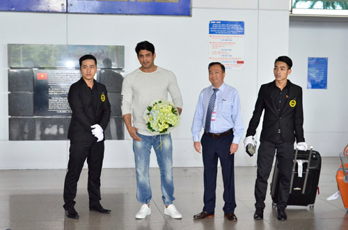 Soái ca điển trai đóng vai "chồng Anandi" trở lại Việt Nam - 6