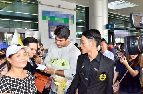 Soái ca điển trai đóng vai "chồng Anandi" trở lại Việt Nam - 4