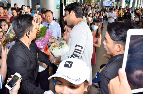 Soái ca điển trai đóng vai "chồng Anandi" trở lại Việt Nam - 5