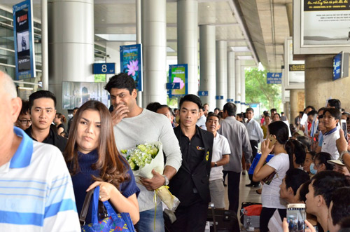 Soái ca điển trai đóng vai "chồng Anandi" trở lại Việt Nam - 8
