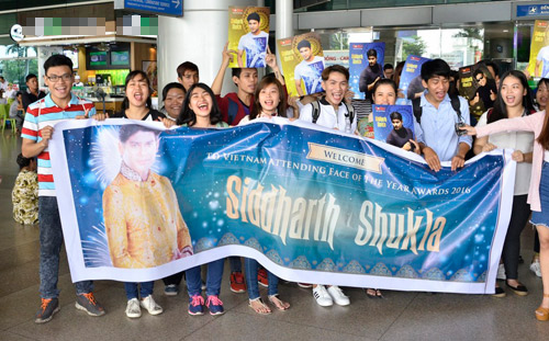 Soái ca điển trai đóng vai "chồng Anandi" trở lại Việt Nam - 11