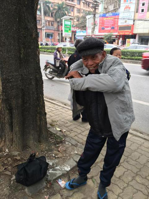 Chùm ảnh: &#34;Tủ quần áo di động&#34; cho người nghèo - 9