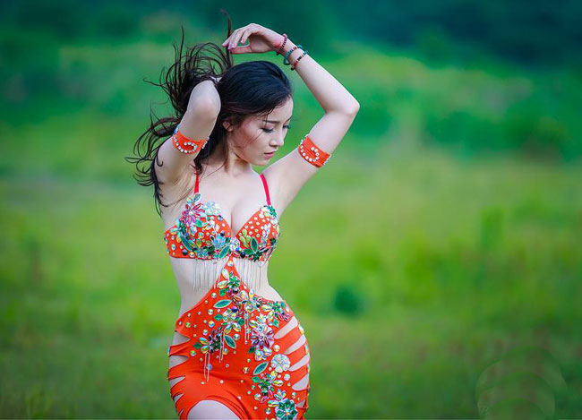 Thanh Xuân là một diễn viên múa belly dance chuyên nghiệp. 