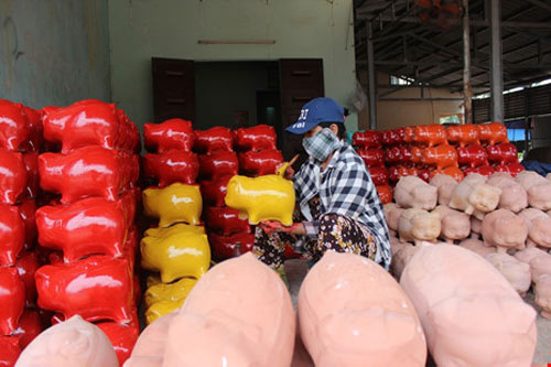 Gà đất tạo kiểu thủ công cháy hàng dịp Tết - 10