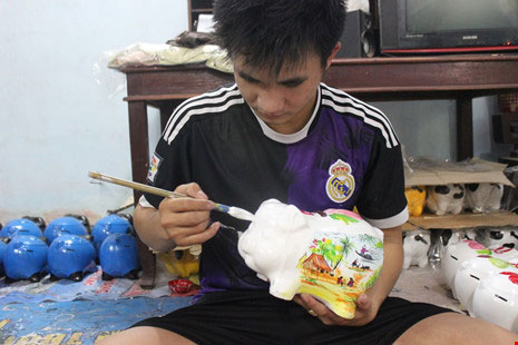 Gà đất tạo kiểu thủ công cháy hàng dịp Tết - 2