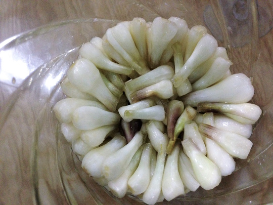 Cách làm dưa kiệu ngon mà không cần giấm - 7