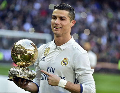 Real thắng đậm, Ronaldo “nổ súng” khoe Bóng vàng, Giày vàng - 1