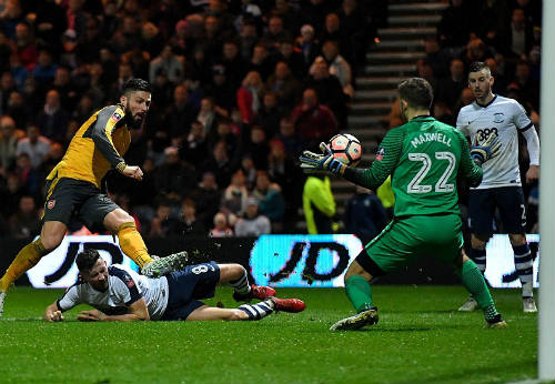 Tin bóng đá HOT tối 8/1: Lộ ứng viên có thể thay HLV Enrique ở Barca - 1