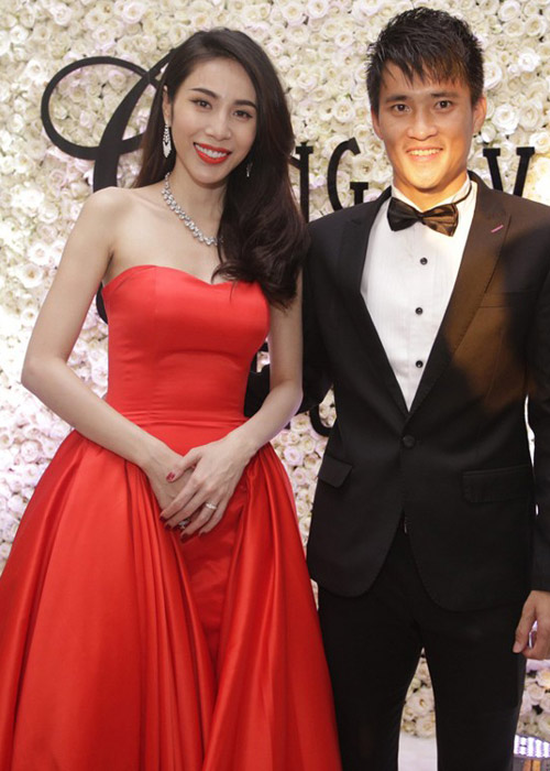 Công Vinh bảnh như "soái ca" sánh đôi Thủy Tiên sexy - 5