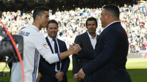 Ro “béo” bắt tay Ronaldo: Chúc Real Madrid &#34;ăn ba&#34; - 1