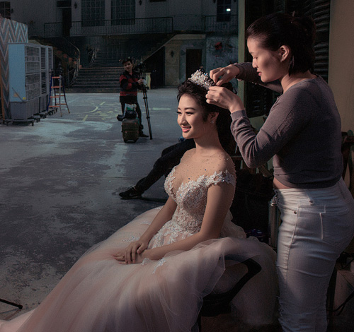 Ảnh cưới lung linh của hoa hậu Việt lấy chồng hơn 19 tuổi - 9