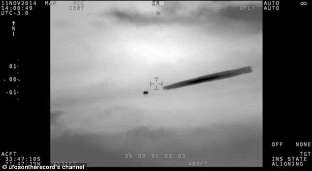 Chile công bố video UFO ẩn hiện, phụt khí lạ trên bầu trời - 3