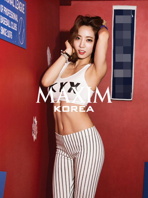 Nữ MC gợi cảm khiến sân bóng xứ Hàn &#34;náo loạn&#34; - 3