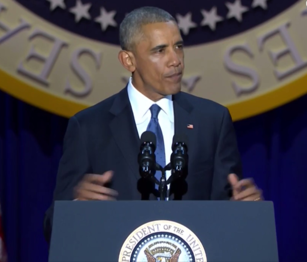 Obama rớm lệ khi nhắc vợ con trong bài phát biểu cuối cùng - 1