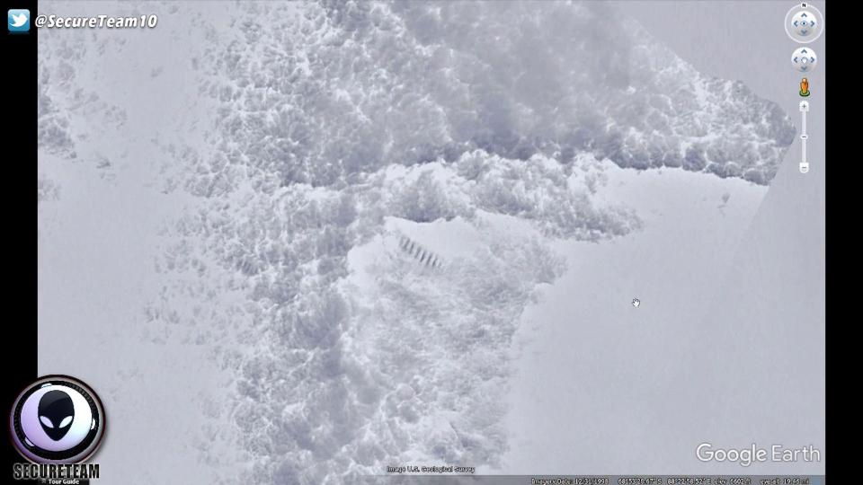 Phát hiện cầu thang khổng lồ bí ẩn ở Nam Cực - 1