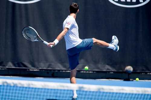 Australian Open: Siêu sao “căng mình” chạy đà - 2