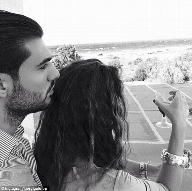 Sửng sốt cuộc sống xa xỉ của hội gái đẹp nức tiếng Instagram - 10