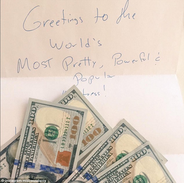 Sửng sốt cuộc sống xa xỉ của hội gái đẹp nức tiếng Instagram - 3