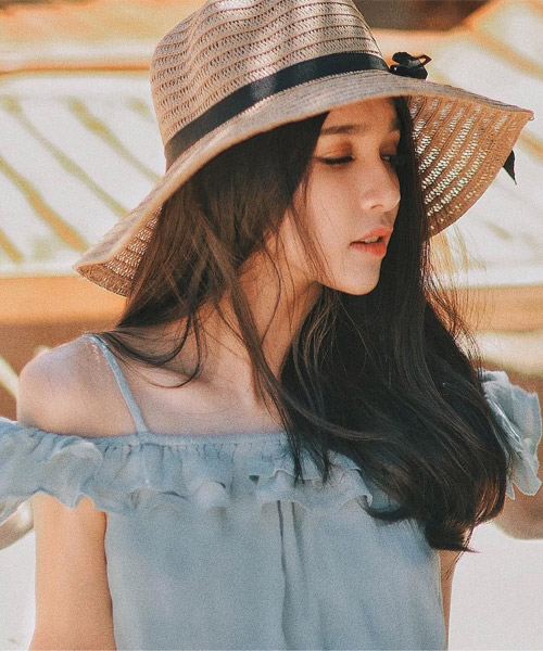 Trấn Thành có "lung lay" trước fan nữ giống hệt Angela Baby? - 2