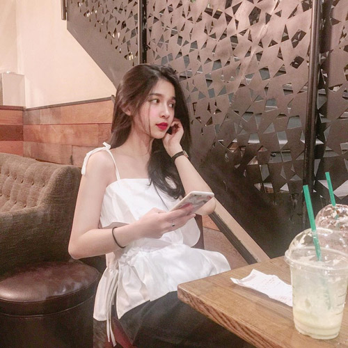 Trấn Thành có &#34;lung lay&#34; trước fan nữ giống hệt Angela Baby? - 11