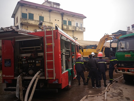 Cận tết, 'bà hỏa' thiêu rụi một căn nhà tại Hà Nội - 3