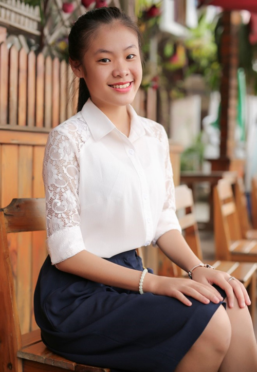 Ngắm nhan sắc của 3 cô bé 14 tuổi hát Bolero tuyệt hay - 4