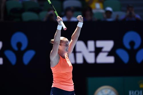 Australian Open ngày 1: Wawrinka khổ chiến 5 set - 8