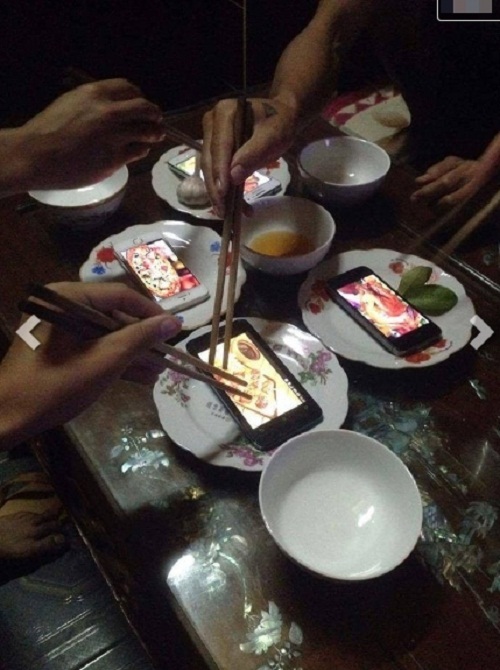 Hài hước những bữa cơm cuối tháng cộp mác sinh viên - 3