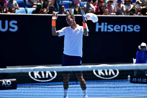 Australian Open ngày 1: Wawrinka khổ chiến 5 set - 6