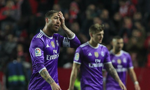 Tiêu điểm V18 La Liga: Real thua, cả “làng” mở hội - 1