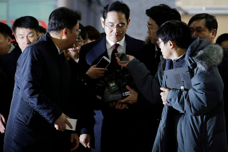 HQ định bắt sếp Samsung vì dính bê bối của Tổng thống - 1