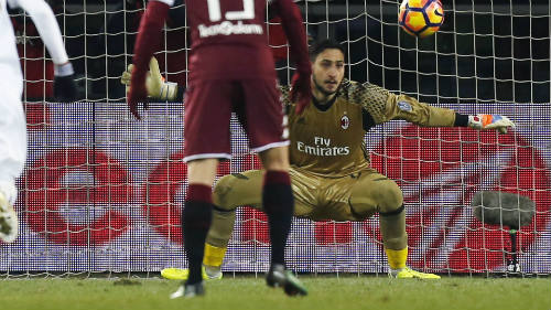 Torino - AC Milan: Cầm vàng lại để vàng rơi - 1