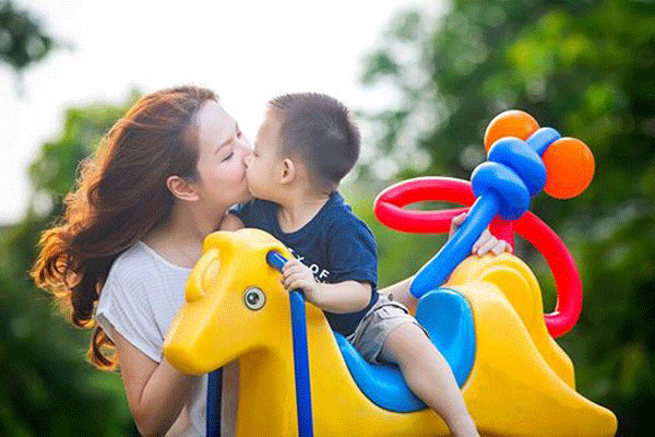 Cuộc sống viên mãn ngọt ngào của MC Đan Lê - 7