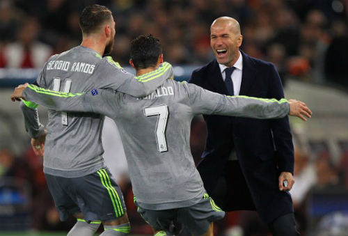 Real: Ronaldo văng tục với Ramos, sóng ngầm lại nổi - 2