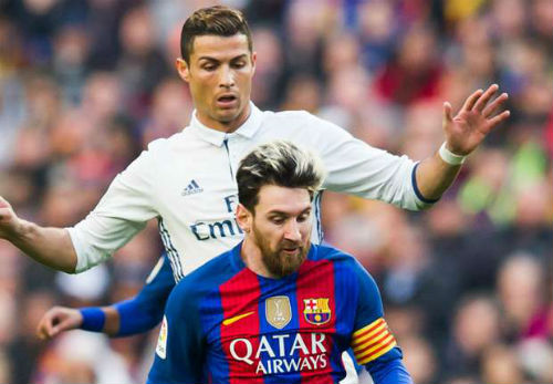 Messi và Ronaldo được mô tả như &#34;quái thú&#34; - 1